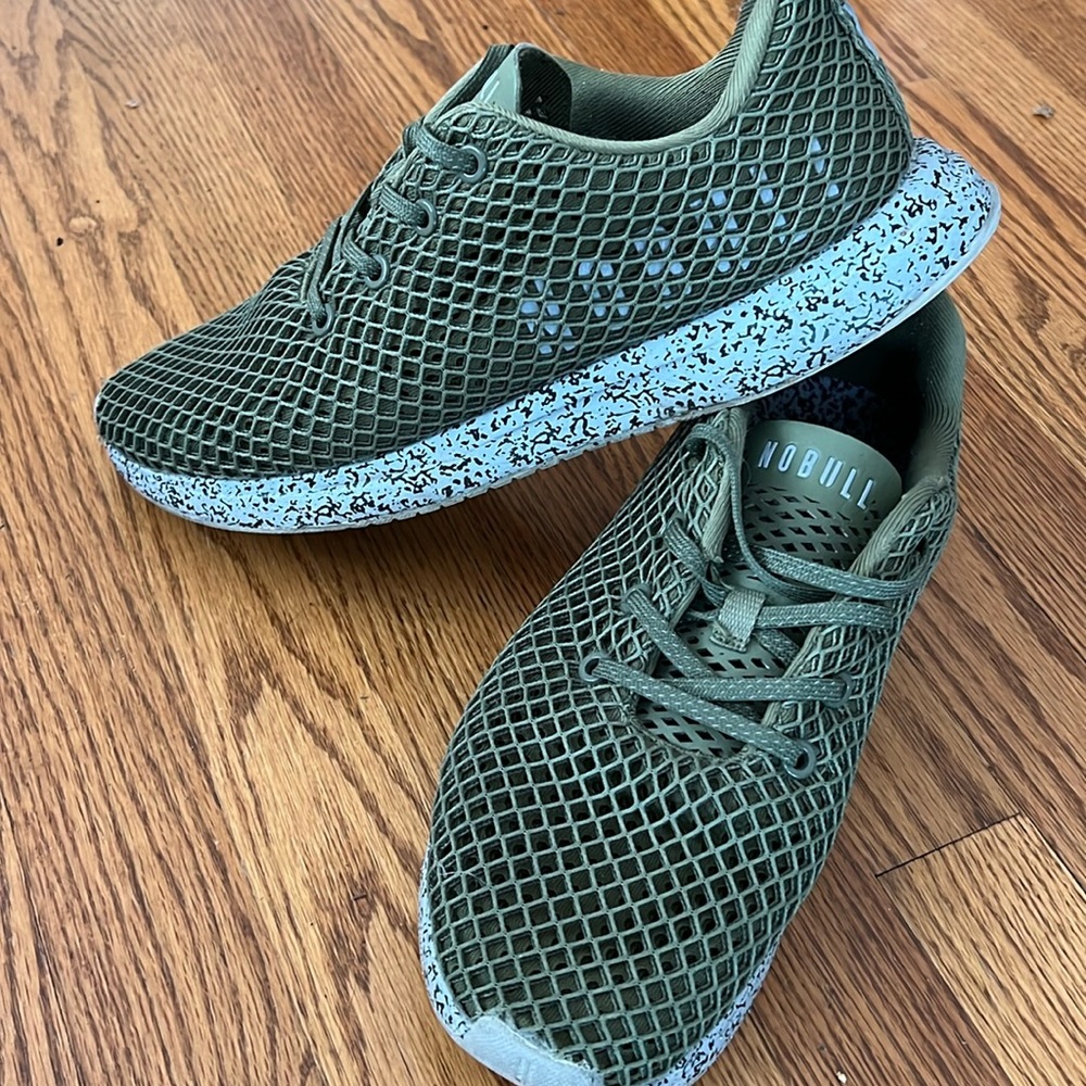 NoBull Mesh Runner Army Green, Size 9 Men, 10.5 women, barley used
